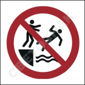 P062    /No pushing into water