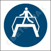 M023   /Use footbridge
