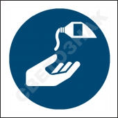 M022   /Use barrier cream