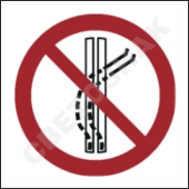 P037    /Do not leave the tow-track