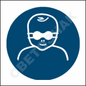 M025      /Protect infants eyes with opaque eye protection