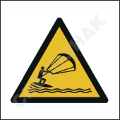 W062 ; /Warning; Kite surfing