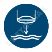 M039     /Lower lifeboat to the water in launch sequence